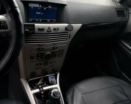 Синий Опель Астра, объемом двигателя 1.7 л и пробегом 330 тыс. км за 4400 $, фото 7 на Automoto.ua