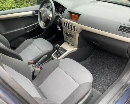 Синий Опель Астра, объемом двигателя 1.8 л и пробегом 230 тыс. км за 5500 $, фото 4 на Automoto.ua