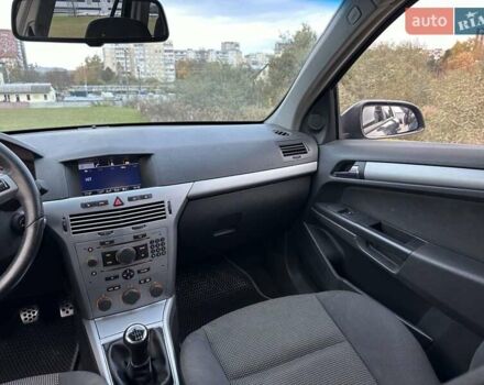 Опель Астра 2008 в Львове на Automoto.ua Синий Опель Астра, объемом двигателя 1.91 л и пробегом 333 тыс. км за 4850 $, фото 41 на Automoto.ua