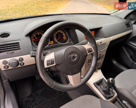 Синий Опель Астра, объемом двигателя 1.69 л и пробегом 354 тыс. км за 5200 $, фото 12 на Automoto.ua