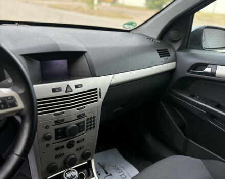 Синий Опель Астра, объемом двигателя 1.6 л и пробегом 240 тыс. км за 5400 $, фото 16 на Automoto.ua