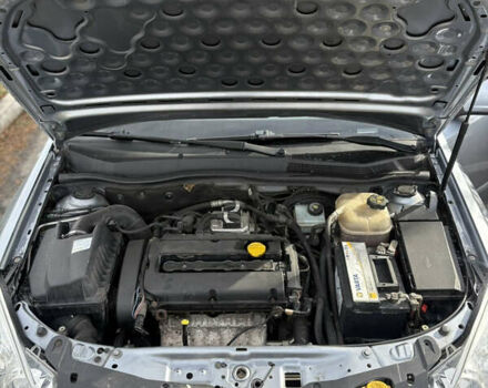 Синий Опель Астра, объемом двигателя 1.6 л и пробегом 240 тыс. км за 5400 $, фото 17 на Automoto.ua