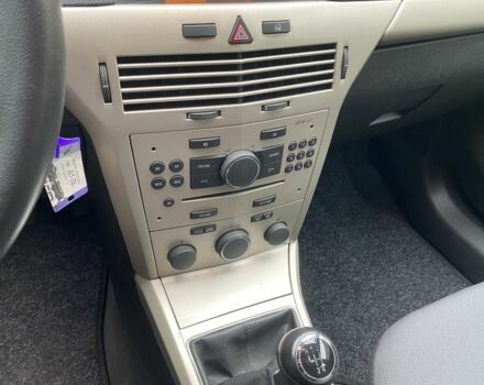 Синий Опель Астра, объемом двигателя 1.8 л и пробегом 230 тыс. км за 5500 $, фото 9 на Automoto.ua