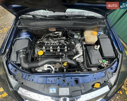 Опель Астра 2009 в Черкассах на Automoto.ua Синий Опель Астра, объемом двигателя 1.69 л и пробегом 250 тыс. км за 5000 $, фото 16 на Automoto.ua