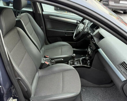 Опель Астра 2009 в Луцке на Automoto.ua Синий Опель Астра, объемом двигателя 1.8 л и пробегом 191 тыс. км за 6799 $, фото 99 на Automoto.ua