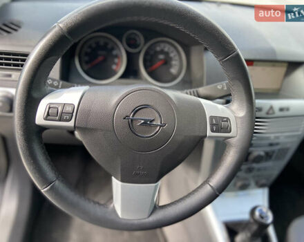 Опель Астра 2009 в Виннице на Automoto.ua Синий Опель Астра, объемом двигателя 1.6 л и пробегом 216 тыс. км за 6100 $, фото 12 на Automoto.ua