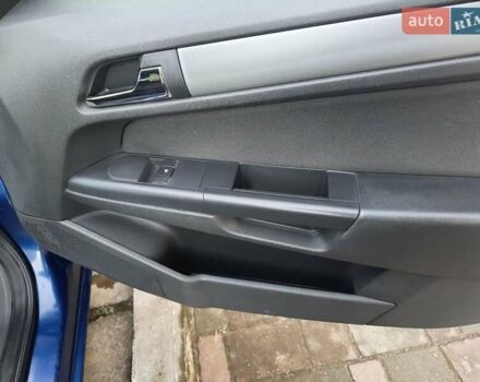 Синий Опель Астра, объемом двигателя 1.7 л и пробегом 250 тыс. км за 6000 $, фото 7 на Automoto.ua