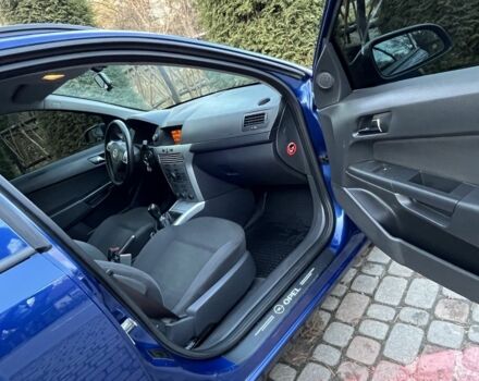 Синий Опель Астра, объемом двигателя 1.7 л и пробегом 235 тыс. км за 5600 $, фото 23 на Automoto.ua