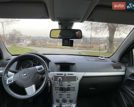 Синий Опель Астра, объемом двигателя 1.91 л и пробегом 240 тыс. км за 5000 $, фото 4 на Automoto.ua