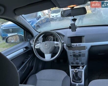 Синий Опель Астра, объемом двигателя 1.7 л и пробегом 238 тыс. км за 5000 $, фото 15 на Automoto.ua