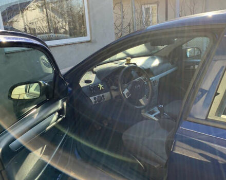 Синий Опель Астра, объемом двигателя 1.7 л и пробегом 216 тыс. км за 5500 $, фото 5 на Automoto.ua