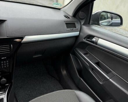 Опель Астра 2009 в Луцке на Automoto.ua Синий Опель Астра, объемом двигателя 1.8 л и пробегом 191 тыс. км за 6799 $, фото 110 на Automoto.ua