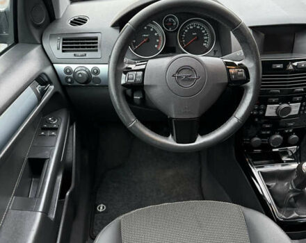 Опель Астра 2009 в Луцке на Automoto.ua Синий Опель Астра, объемом двигателя 1.8 л и пробегом 191 тыс. км за 6799 $, фото 120 на Automoto.ua