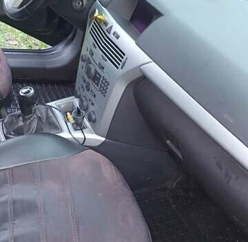 Синий Опель Астра, объемом двигателя 1.7 л и пробегом 273 тыс. км за 4800 $, фото 8 на Automoto.ua