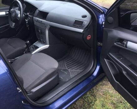 Синий Опель Астра, объемом двигателя 1.7 л и пробегом 262 тыс. км за 4999 $, фото 8 на Automoto.ua