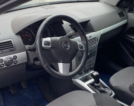 Синий Опель Астра, объемом двигателя 1.7 л и пробегом 260 тыс. км за 4999 $, фото 5 на Automoto.ua