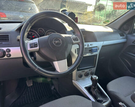 Синий Опель Астра, объемом двигателя 1.8 л и пробегом 209 тыс. км за 5800 $, фото 18 на Automoto.ua