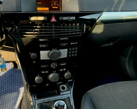 Синий Опель Астра, объемом двигателя 1.7 л и пробегом 251 тыс. км за 5500 $, фото 12 на Automoto.ua