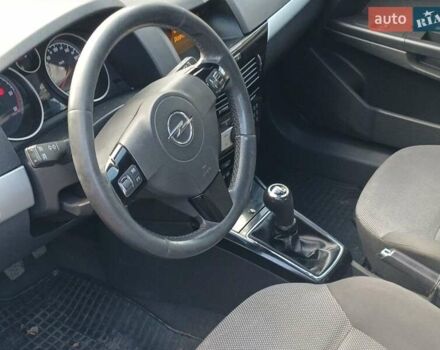 Синий Опель Астра, объемом двигателя 1.69 л и пробегом 190 тыс. км за 5750 $, фото 3 на Automoto.ua