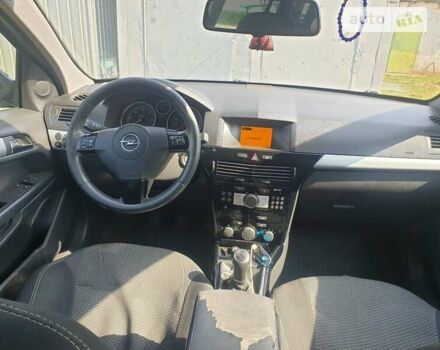 Опель Астра 2010 в Киеве на Automoto.ua Синий Опель Астра, объемом двигателя 1.3 л и пробегом 292 тыс. км за 5050 $, фото 14 на Automoto.ua