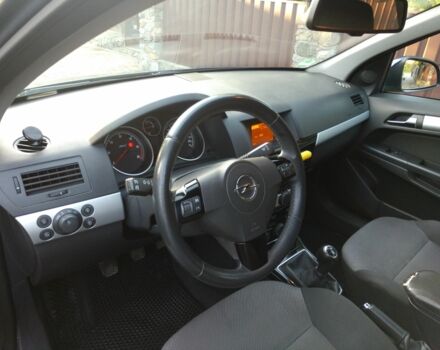 Синий Опель Астра, объемом двигателя 1.7 л и пробегом 275 тыс. км за 5600 $, фото 8 на Automoto.ua