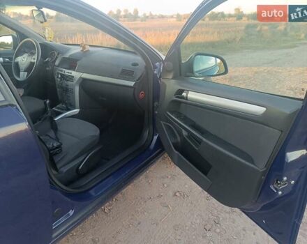 Синий Опель Астра, объемом двигателя 1.7 л и пробегом 251 тыс. км за 6100 $, фото 7 на Automoto.ua