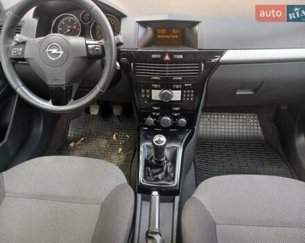 Синий Опель Астра, объемом двигателя 1.69 л и пробегом 190 тыс. км за 5750 $, фото 2 на Automoto.ua