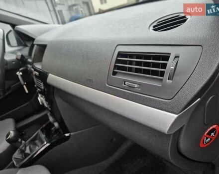 Синій Опель Астра, об'ємом двигуна 1.6 л та пробігом 208 тис. км за 5650 $, фото 56 на Automoto.ua