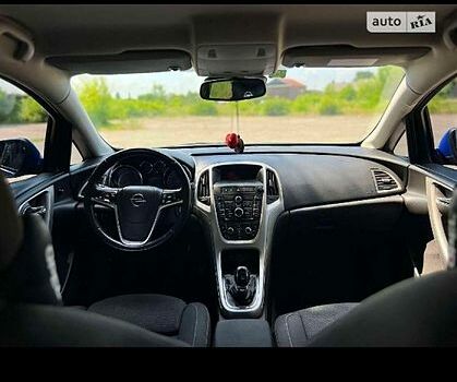 Синий Опель Астра, объемом двигателя 1.7 л и пробегом 300 тыс. км за 6500 $, фото 3 на Automoto.ua