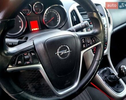 Синий Опель Астра, объемом двигателя 1.7 л и пробегом 274 тыс. км за 6300 $, фото 4 на Automoto.ua