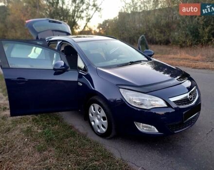 Синий Опель Астра, объемом двигателя 1.7 л и пробегом 274 тыс. км за 6300 $, фото 2 на Automoto.ua