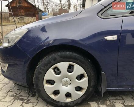 Синий Опель Астра, объемом двигателя 1.7 л и пробегом 320 тыс. км за 6500 $, фото 3 на Automoto.ua