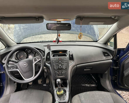 Синий Опель Астра, объемом двигателя 1.7 л и пробегом 233 тыс. км за 6300 $, фото 8 на Automoto.ua