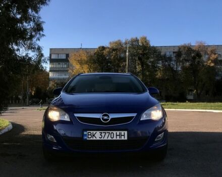 Опель Астра 2011 в Ровно на Automoto.ua Синий Опель Астра, объемом двигателя 1.7 л и пробегом 300 тыс. км за 6500 $, фото 8 на Automoto.ua