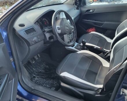 Синий Опель Астра, объемом двигателя 1.7 л и пробегом 280 тыс. км за 4450 $, фото 5 на Automoto.ua