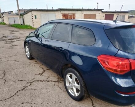 Синий Опель Астра, объемом двигателя 1.4 л и пробегом 260 тыс. км за 5500 $, фото 2 на Automoto.ua