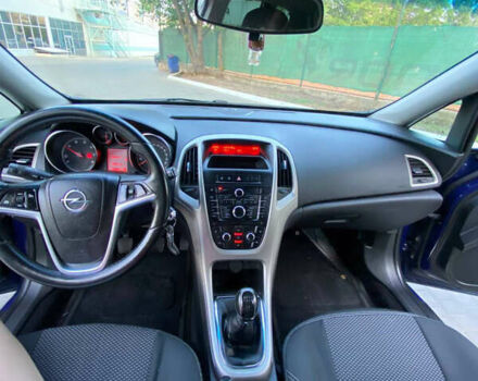 Синий Опель Астра, объемом двигателя 1.3 л и пробегом 260 тыс. км за 6400 $, фото 9 на Automoto.ua