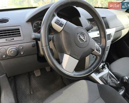 Синий Опель Астра, объемом двигателя 1.7 л и пробегом 270 тыс. км за 6400 $, фото 5 на Automoto.ua