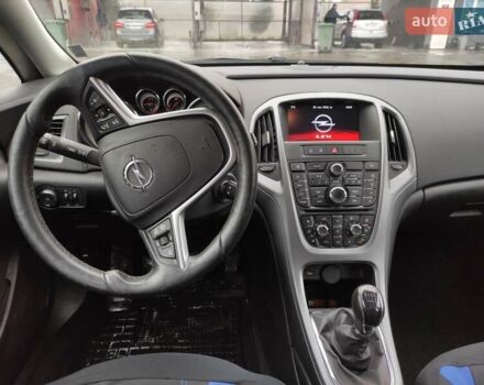 Синий Опель Астра, объемом двигателя 1.69 л и пробегом 225 тыс. км за 7300 $, фото 3 на Automoto.ua