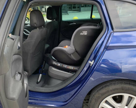 Синий Опель Астра, объемом двигателя 1.5 л и пробегом 150 тыс. км за 14500 $, фото 6 на Automoto.ua