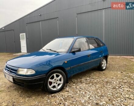 Синій Опель Астра, об'ємом двигуна 1.6 л та пробігом 256 тис. км за 1000 $, фото 1 на Automoto.ua