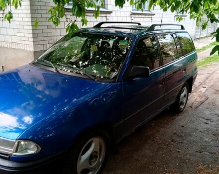 Синий Опель Астра, объемом двигателя 1.8 л и пробегом 0 тыс. км за 650 $, фото 1 на Automoto.ua