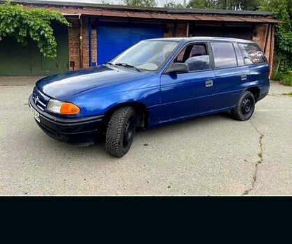 Синій Опель Астра, об'ємом двигуна 1.4 л та пробігом 220 тис. км за 450 $, фото 1 на Automoto.ua