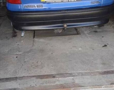 Синий Опель Астра, объемом двигателя 1.6 л и пробегом 350 тыс. км за 1400 $, фото 1 на Automoto.ua