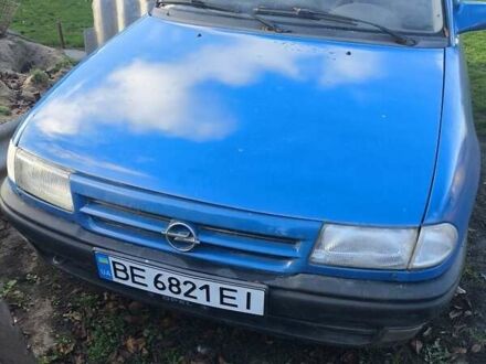 Синий Опель Астра, объемом двигателя 1.4 л и пробегом 200 тыс. км за 2000 $, фото 1 на Automoto.ua