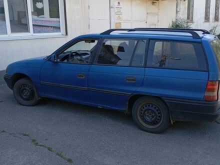 Опель Астра 1993 в Харькове на Automoto.ua Синий Опель Астра, объемом двигателя 1.7 л и пробегом 100 тыс. км за 1329 $, фото 1 на Automoto.ua