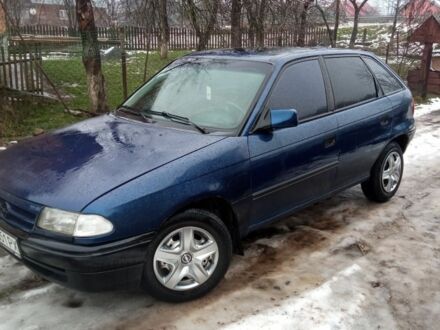 Синий Опель Астра, объемом двигателя 1.4 л и пробегом 400 тыс. км за 1100 $, фото 1 на Automoto.ua