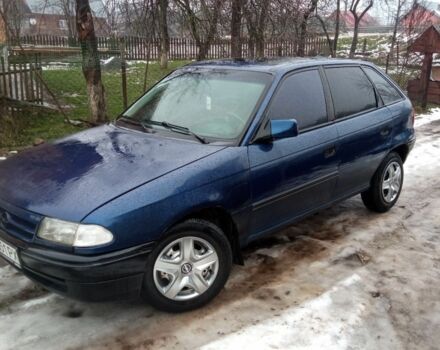 Синий Опель Астра, объемом двигателя 1.4 л и пробегом 400 тыс. км за 1100 $, фото 1 на Automoto.ua