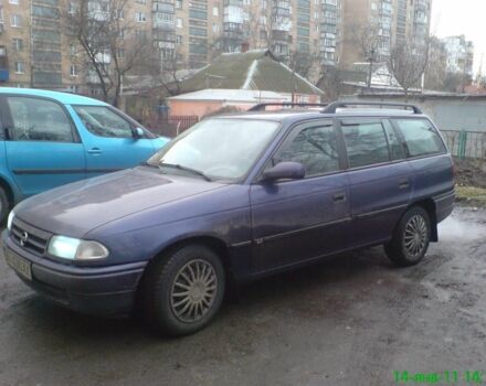 Синий Опель Астра, объемом двигателя 1.8 л и пробегом 380 тыс. км за 2000 $, фото 1 на Automoto.ua