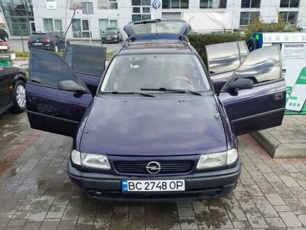 Синий Опель Астра, объемом двигателя 1.6 л и пробегом 312 тыс. км за 1500 $, фото 1 на Automoto.ua